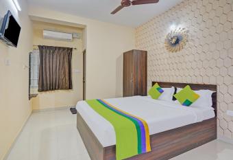 Treebo Trend Everest Residency Tidel Park allows 18 year olds to book a room