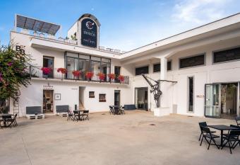 Cantina Moros Bed & Breakfast & Bottle has Balcony rooms