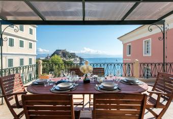 Arieni House has Balcony rooms