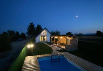 Piece of heaven has Balcony rooms