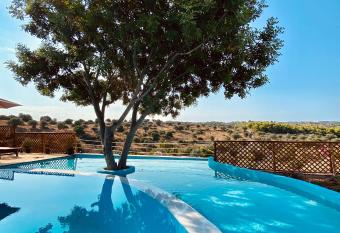 Luxury Villas Private Pools Sea View has rooms with a private hot tub