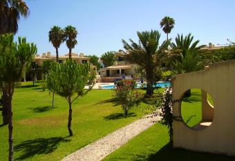 One bedroom house with shared pool furnished terrace and wifi at Alvor 2 km away from the beach has Balcony rooms