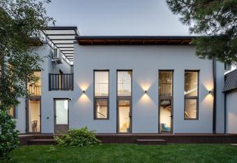 Khujra Studios has Balcony rooms