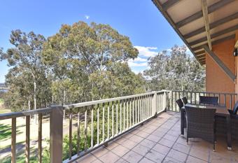Villa Executive 2br Pinotage within Cypress Lakes has Balcony rooms