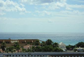 Appartamento Aliciamin allows 18 year olds to book a room