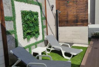 Ag  ita Surf Lodge has Balcony rooms