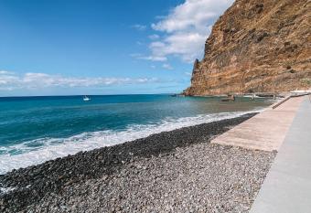 The Palms Apartment allows 18 year olds to book a room