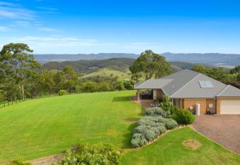 Mount Bright Estate has Balcony rooms
