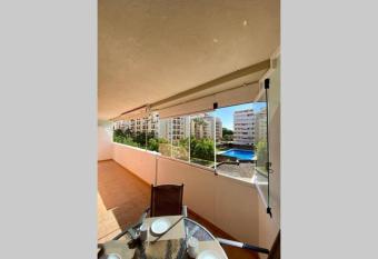 Estepona Centro   Excelente ubicaci  n! has Balcony rooms