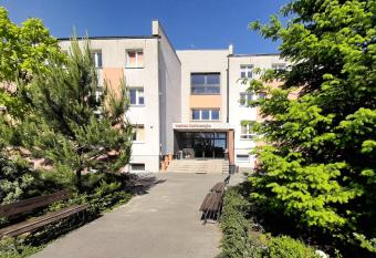 Centrum Konferencyjne Brancon allows 18 year olds to book a room