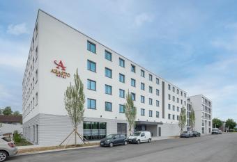Abasto Hotel Dachau allows 18 year olds to book a room