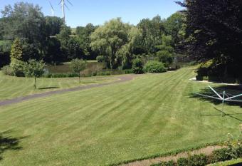 Week-end d  tente pour 4 pers. , piscine , jacuzzi allows 18 year olds to book a room