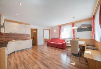 Cesa Ucel App Werner has Balcony rooms