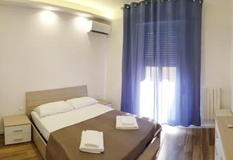 Appartamento Roma Casa Vacanza Sea House Rome 50 metri dal mare has Balcony rooms