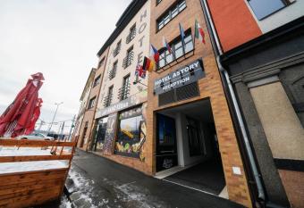 Hotel Astory Plze   allows 18 year olds to book a room