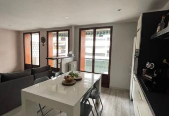 Gorgeous Apt With Balcony And Sea View has Balcony rooms