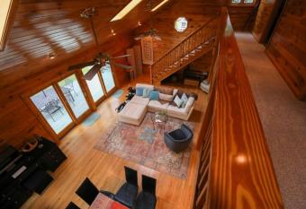 Sunrise Cottage on Galway Lake has Balcony rooms