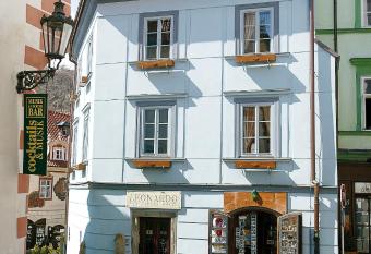 Hotel Leonardo has Balcony rooms