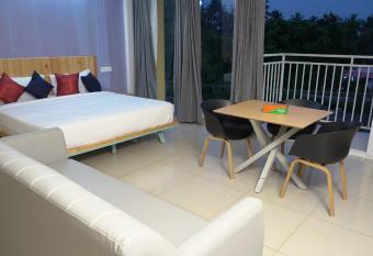 The White Orchid Luxury Service Apartments has Balcony rooms