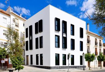 Apartamentos Ribera 19 allows 18 year olds to book a room