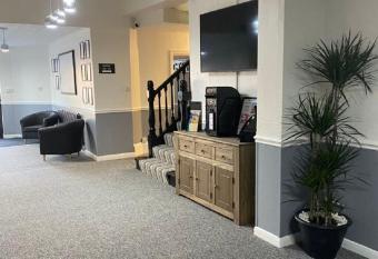 Burlington Hotel allows 18 year olds to book a room