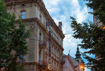 Hotel Continental allows 18 year olds to book a room