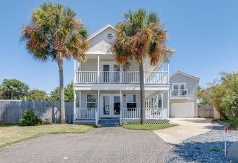 NEW 4BR House with Private Pool in Navarre has Balcony rooms