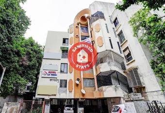 Collection O Hotel La Veera allows 18 year olds to book a room