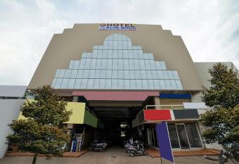 SPOT ON Hotel The Blue Moon allows 18 year olds to book a room