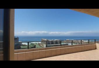 Crows nest has Balcony rooms