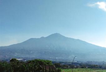 Kerasan Homestay has Balcony rooms