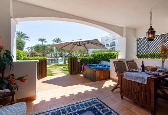 Luxury Pool and Spa - Casa Coco has Balcony rooms
