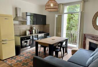 Appartements Rue des Jardins has Balcony rooms