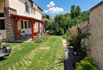 Gecse-Villa has Balcony rooms