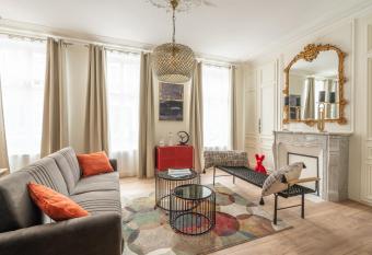 LAROZIERE Chambres d   h  tes allows 18 year olds to book a room