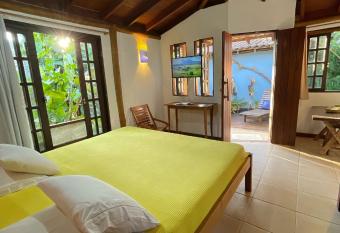 Casa Jardim Bangalos has Balcony rooms