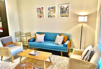 Pristine Apt-King Bed-Access to 3 Las Vegas Pools! has Balcony rooms