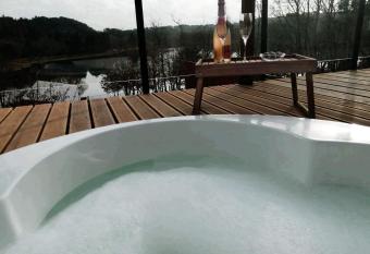 Cabanas Mirador Cachamu    a allows 18 year olds to book a room