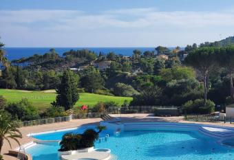 Vacances Cap Esterel Apartment - Agay has Balcony rooms