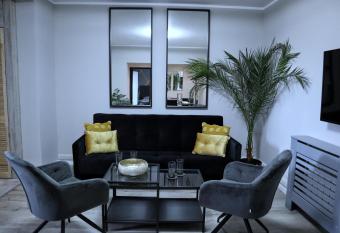 Apartament Royal has Balcony rooms