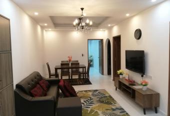 Onies Homestay Lumut Manjung has Balcony rooms