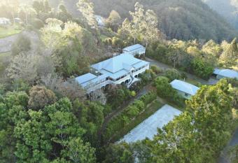 Maiala Park Lodge has Balcony rooms