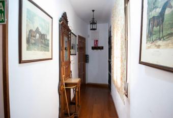 Alojamiento Zurita has Balcony rooms