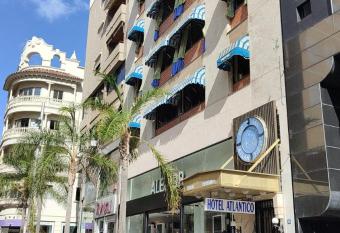 Hotel Atl  ntico Centro allows 18 year olds to book a room