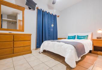 Ayenda Posada San Nicolas allows 18 year olds to book a room