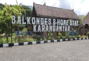 BALKONDES BOROBUDUR KARANGANYAR has Balcony rooms