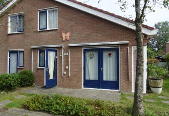 Kustverhuur, Park Schoneveld, Strandparel 365 allows 18 year olds to book a room