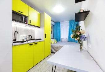 MF                            -                      28   allows 18 year olds to book a room