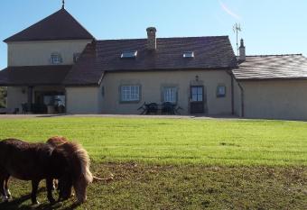 Gite Du Colombier has Balcony rooms