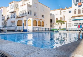 El Paraiso has Balcony rooms
